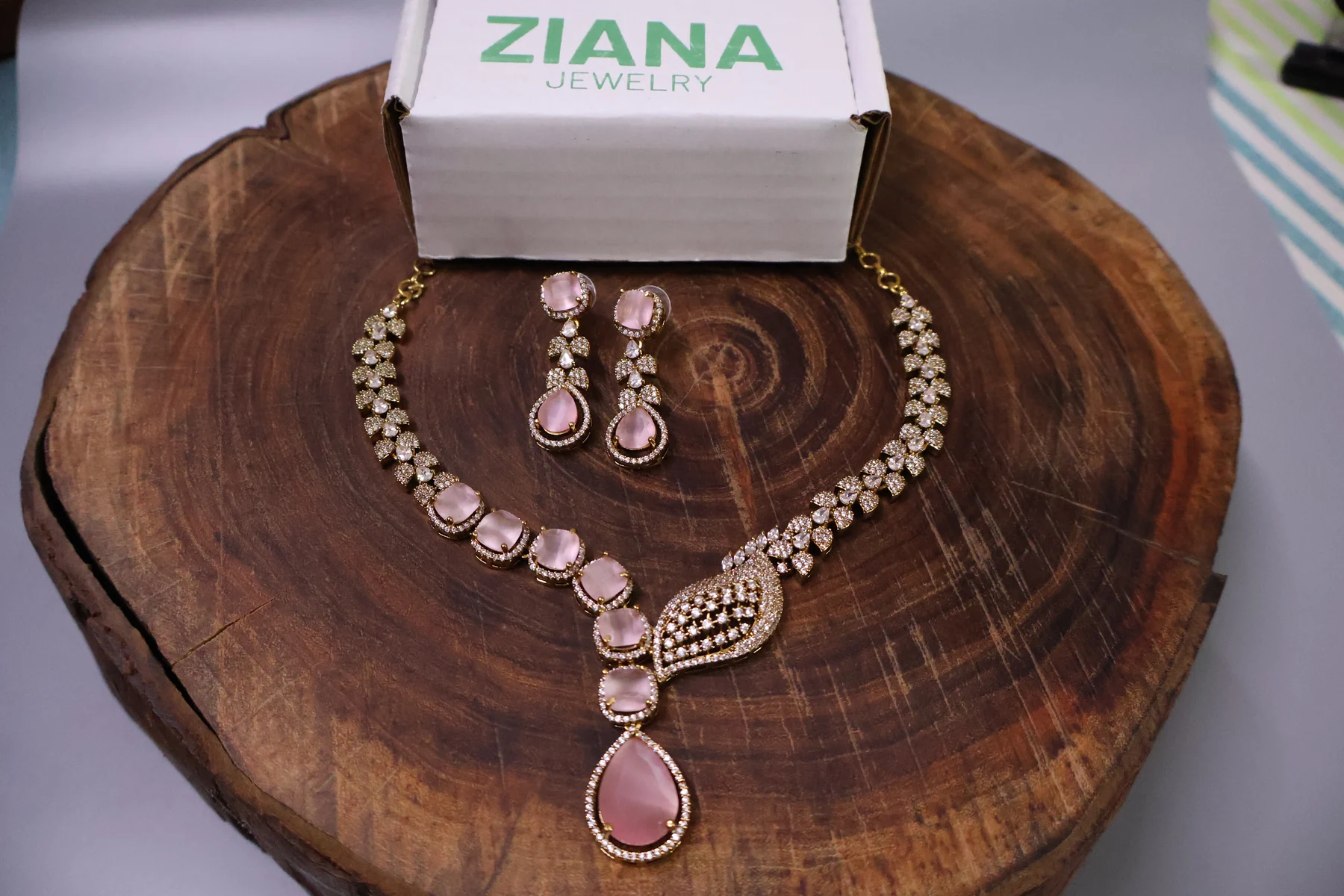 Blush Leaf Teardrop Crystal Necklace Set – alternate product view 2