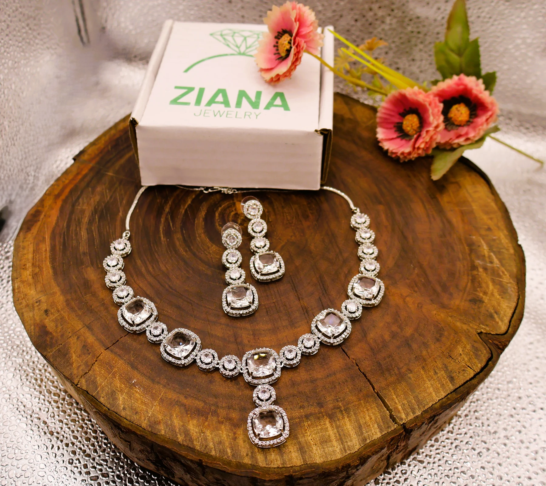 Clear Round Solitaire Necklace Set – alternate product view 2