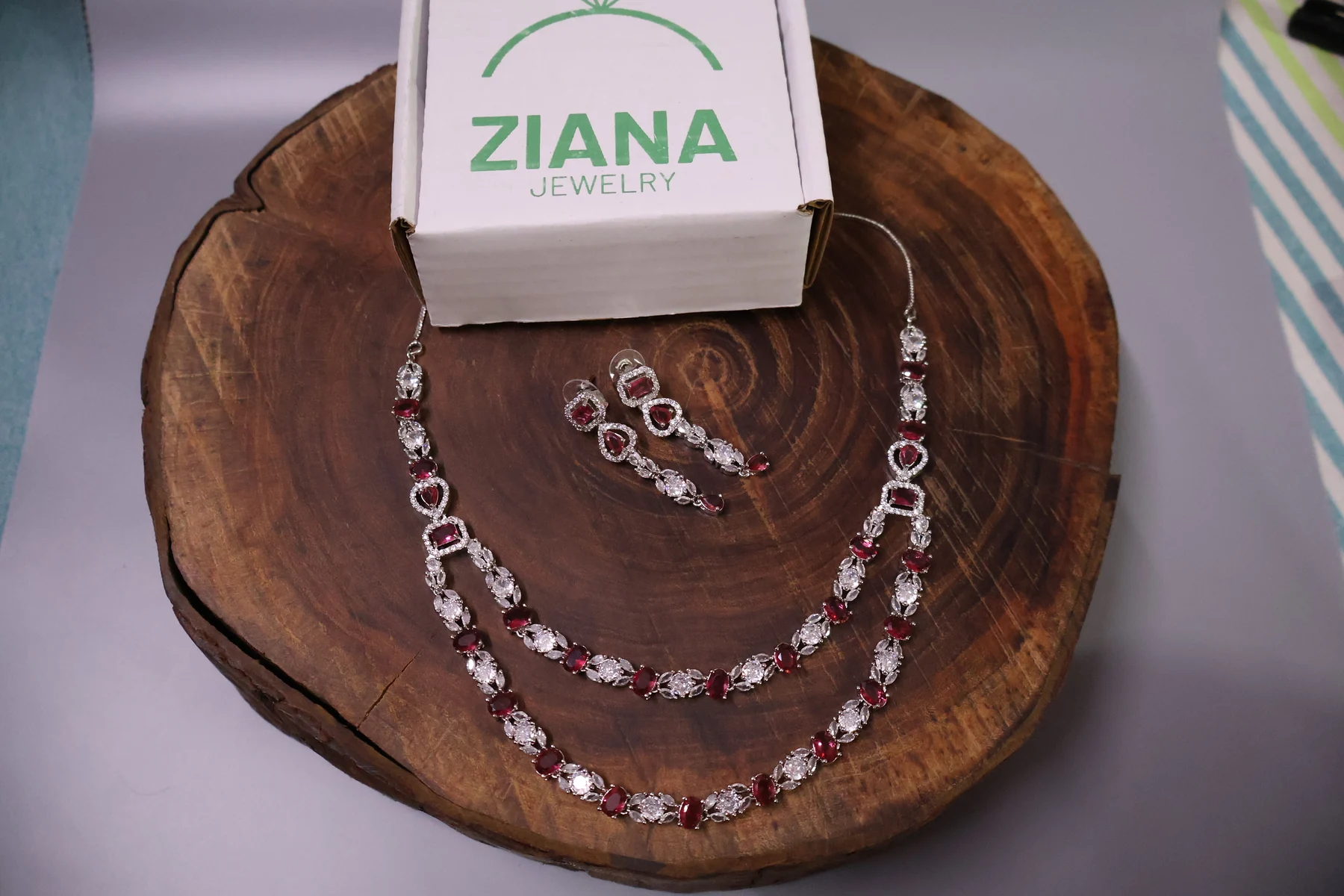 Emerald Double Vine Crystal Necklace Set – alternate product view 3
