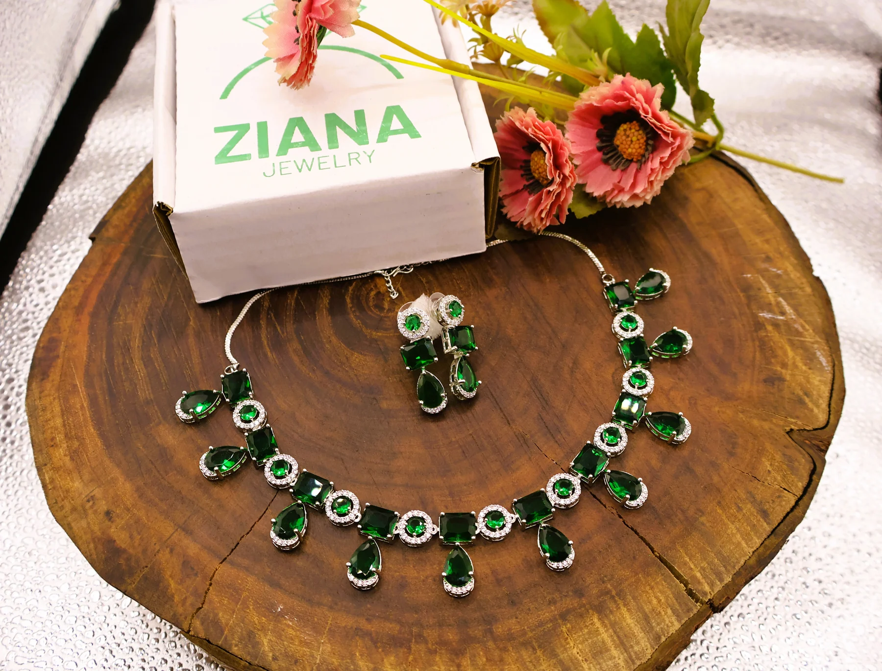 Emerald Fringe Celebration Necklace Set