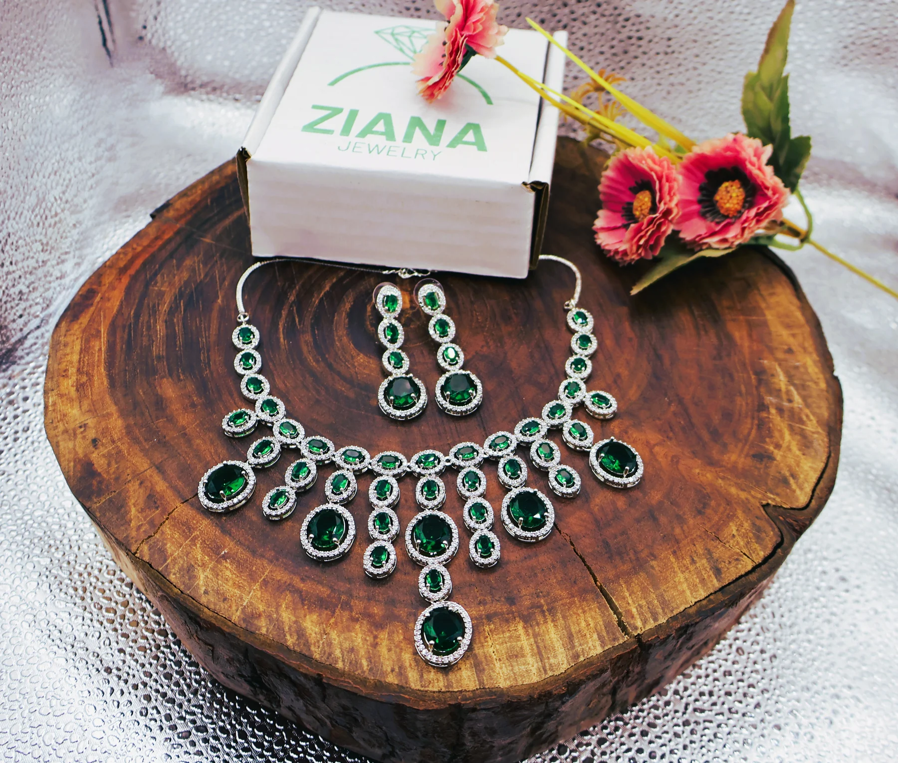 Emerald Grand Cascade Necklace Set