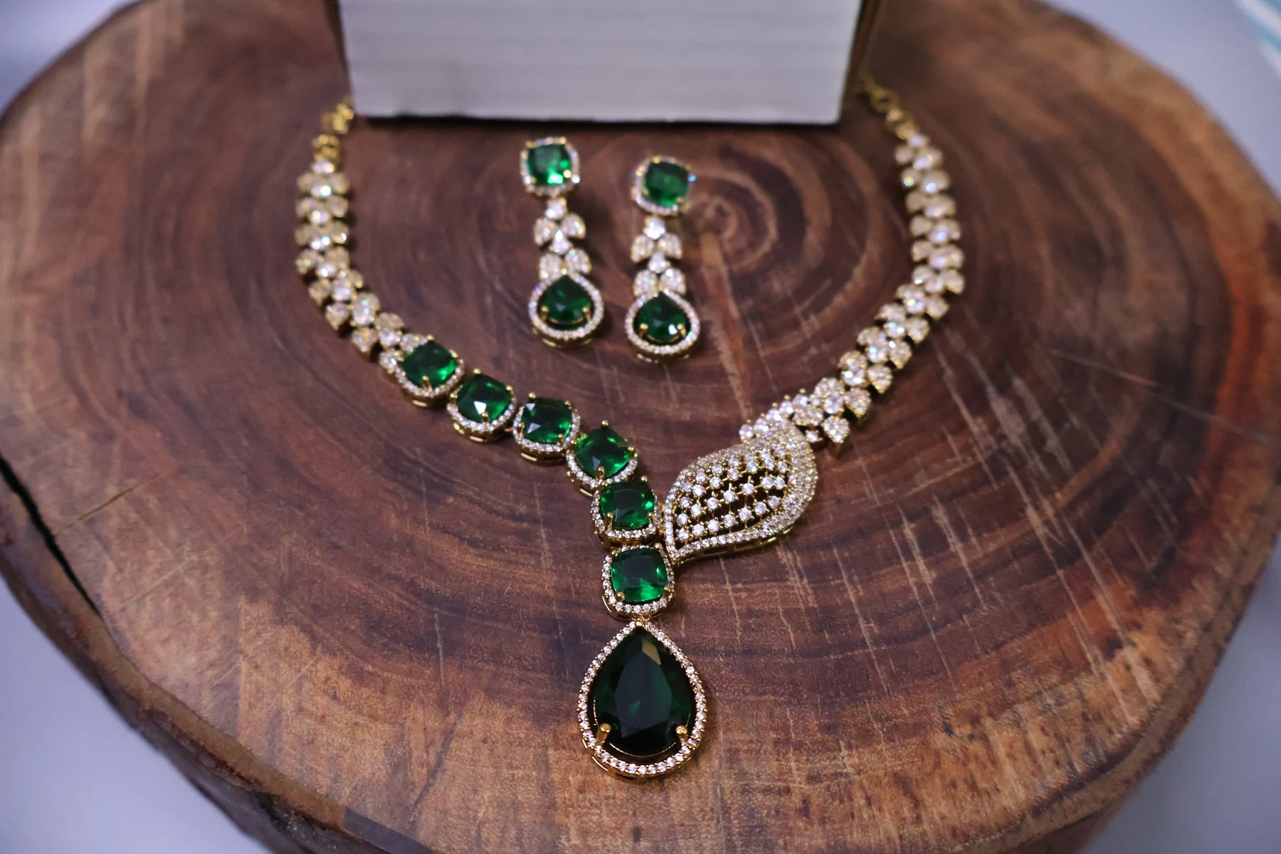 Emerald Leaf Teardrop Crystal Necklace Set – alternate product view 2