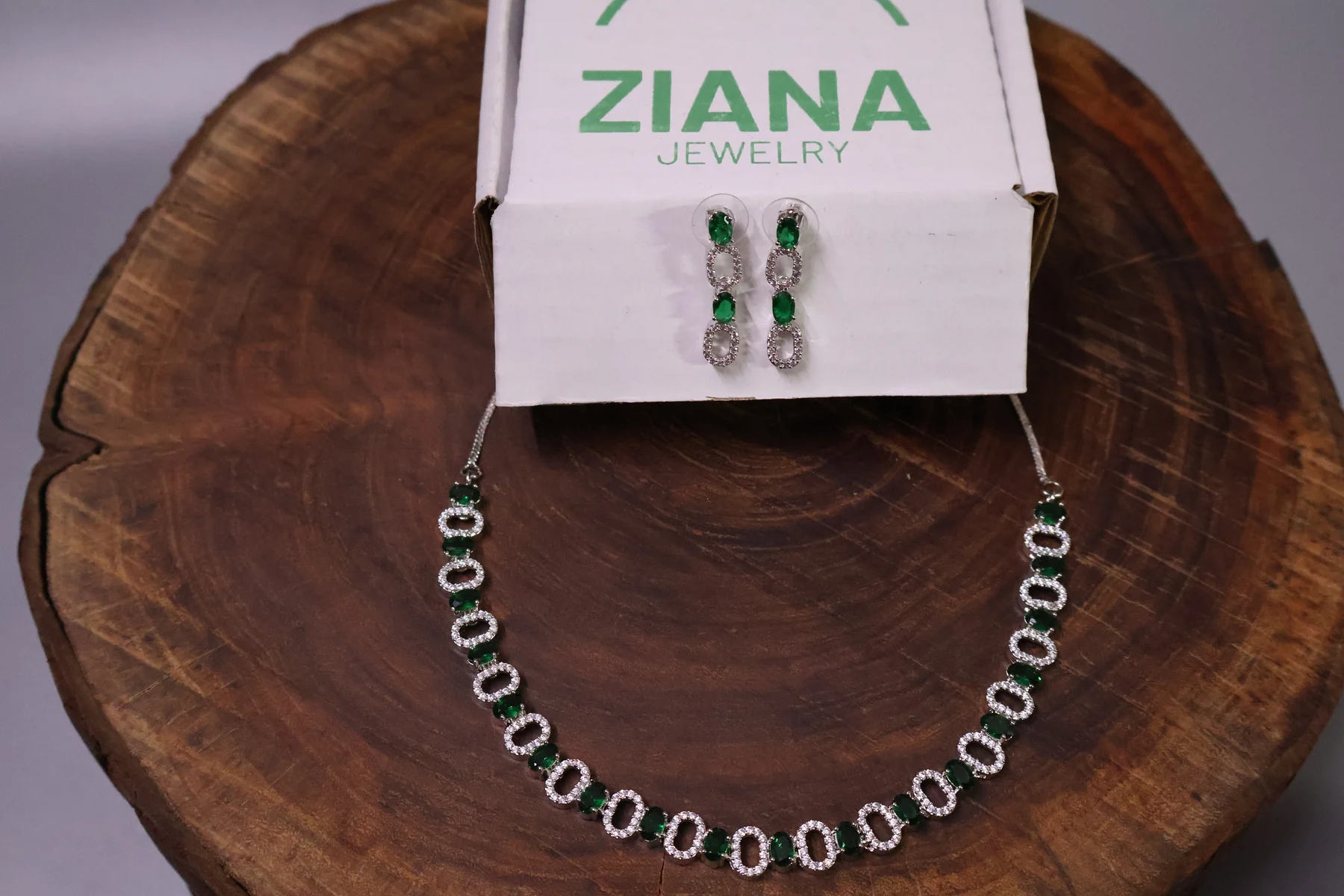 Emerald Minimal Link Necklace Set