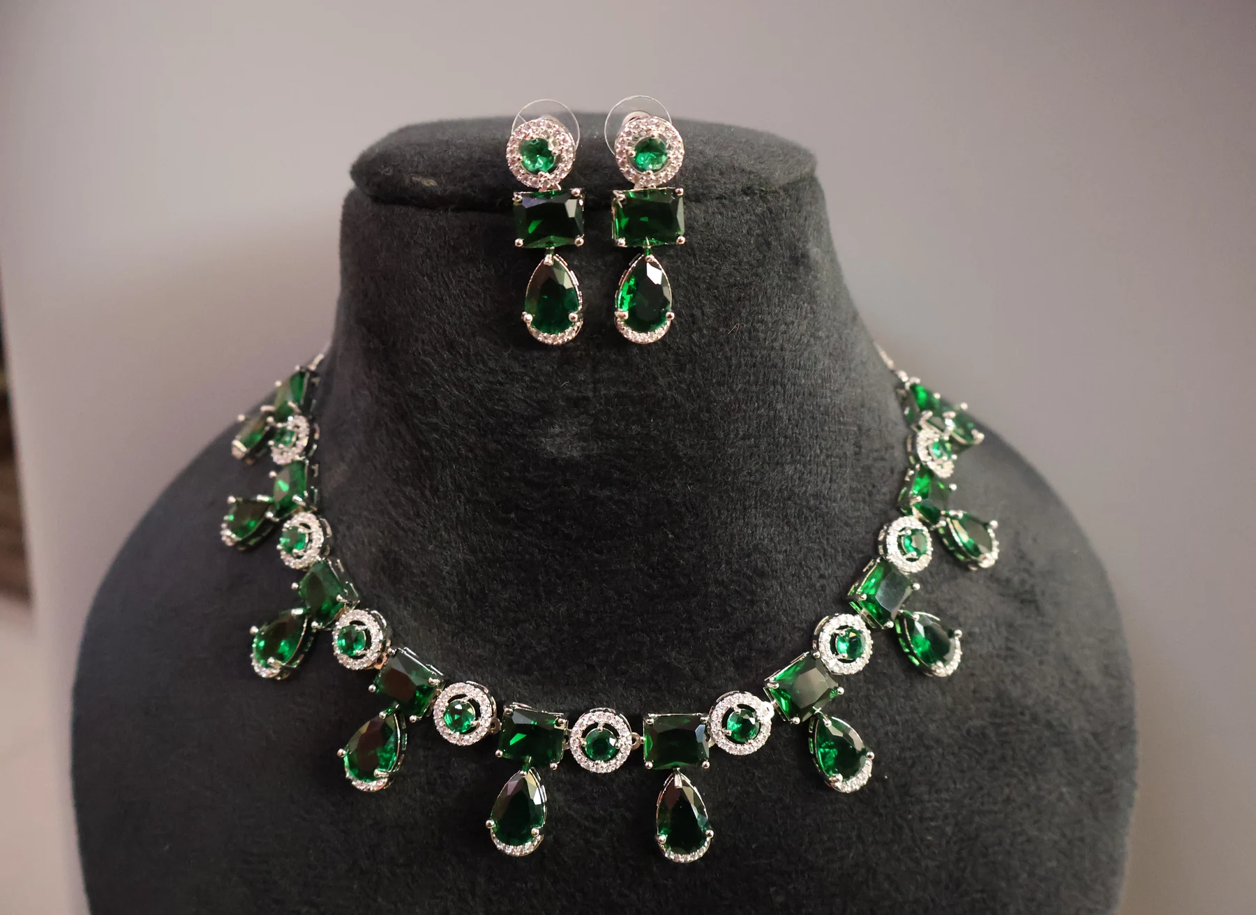 Emerald Mixed-Cut Crystal Necklace Set
