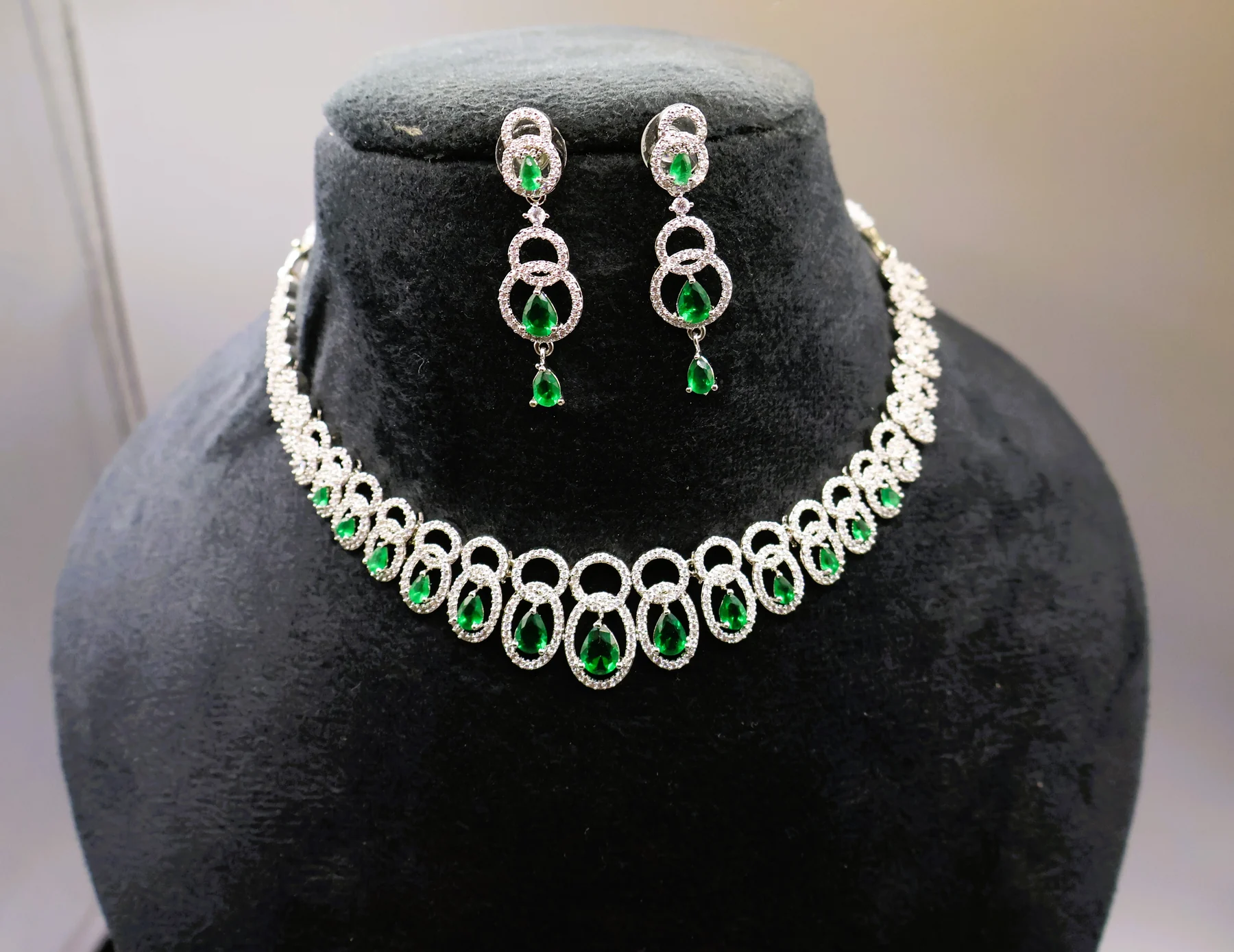 Emerald Oval Halo Crystal Necklace Set