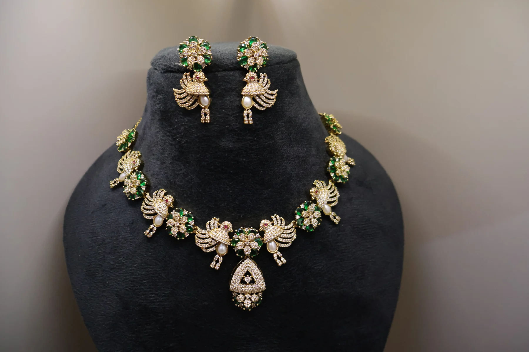 Emerald Peacock Kundan Necklace Set – additional gallery view 1