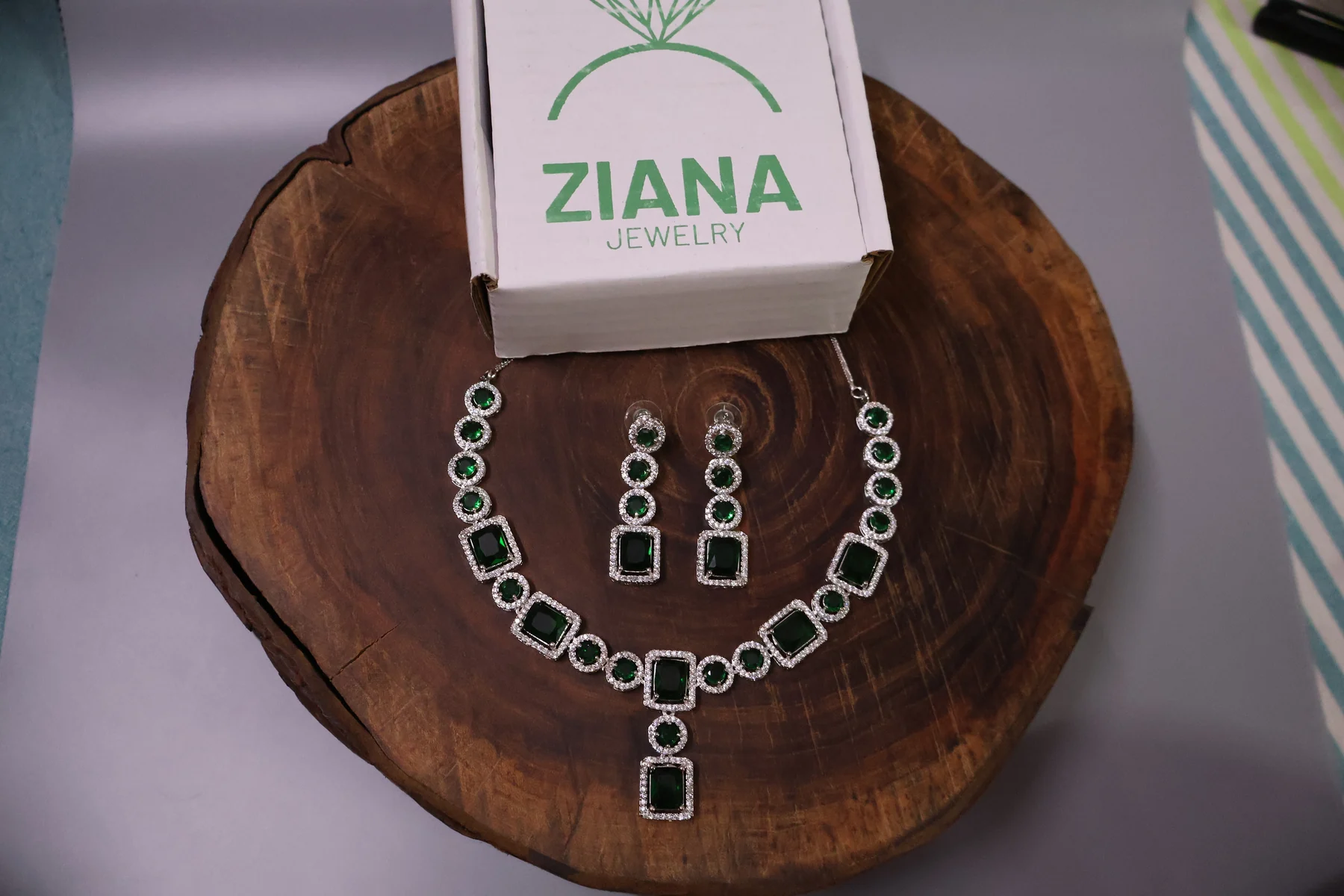 Emerald Square Crystal Necklace Set