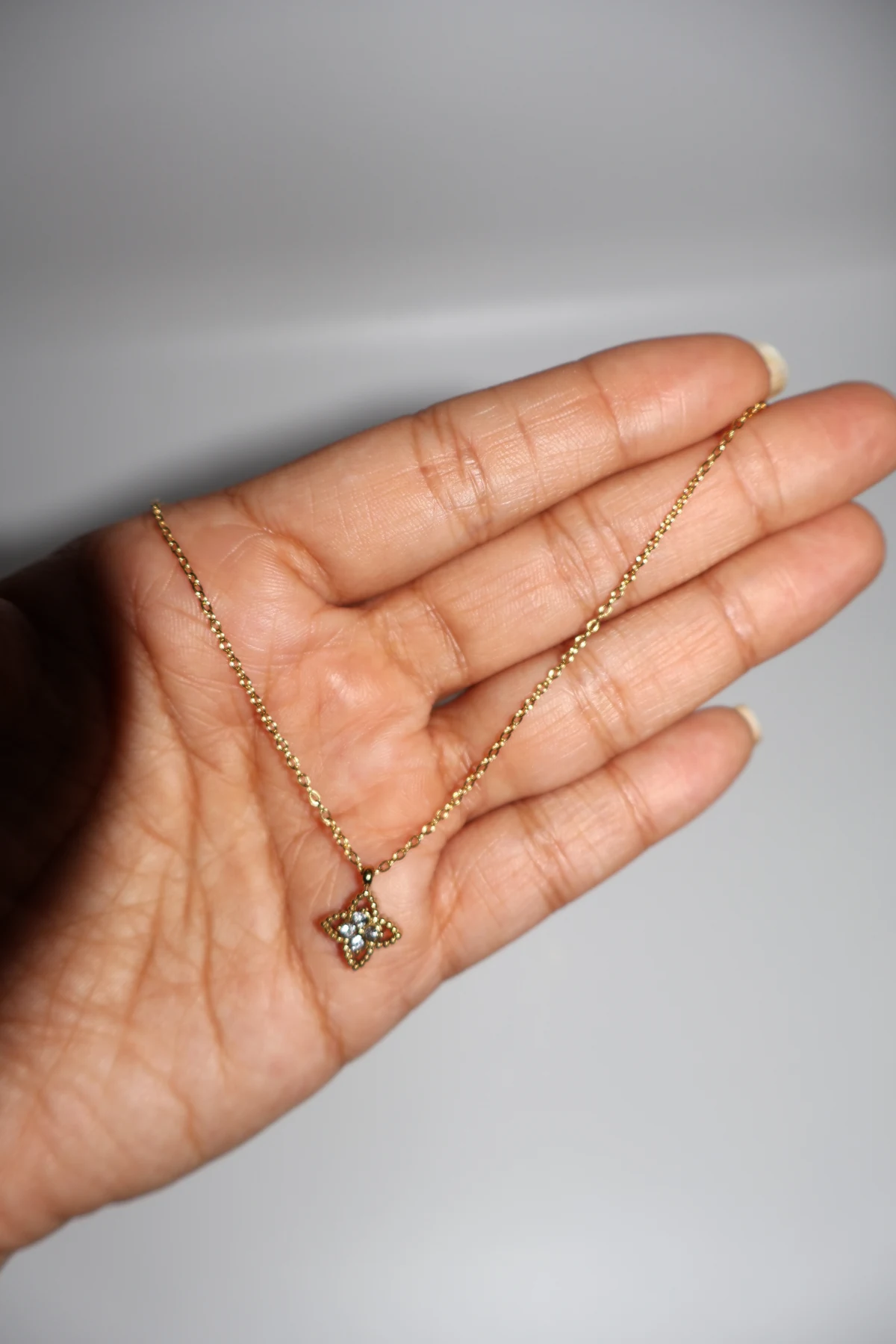 Emerald Clover Charm Necklace – alternate product view 2