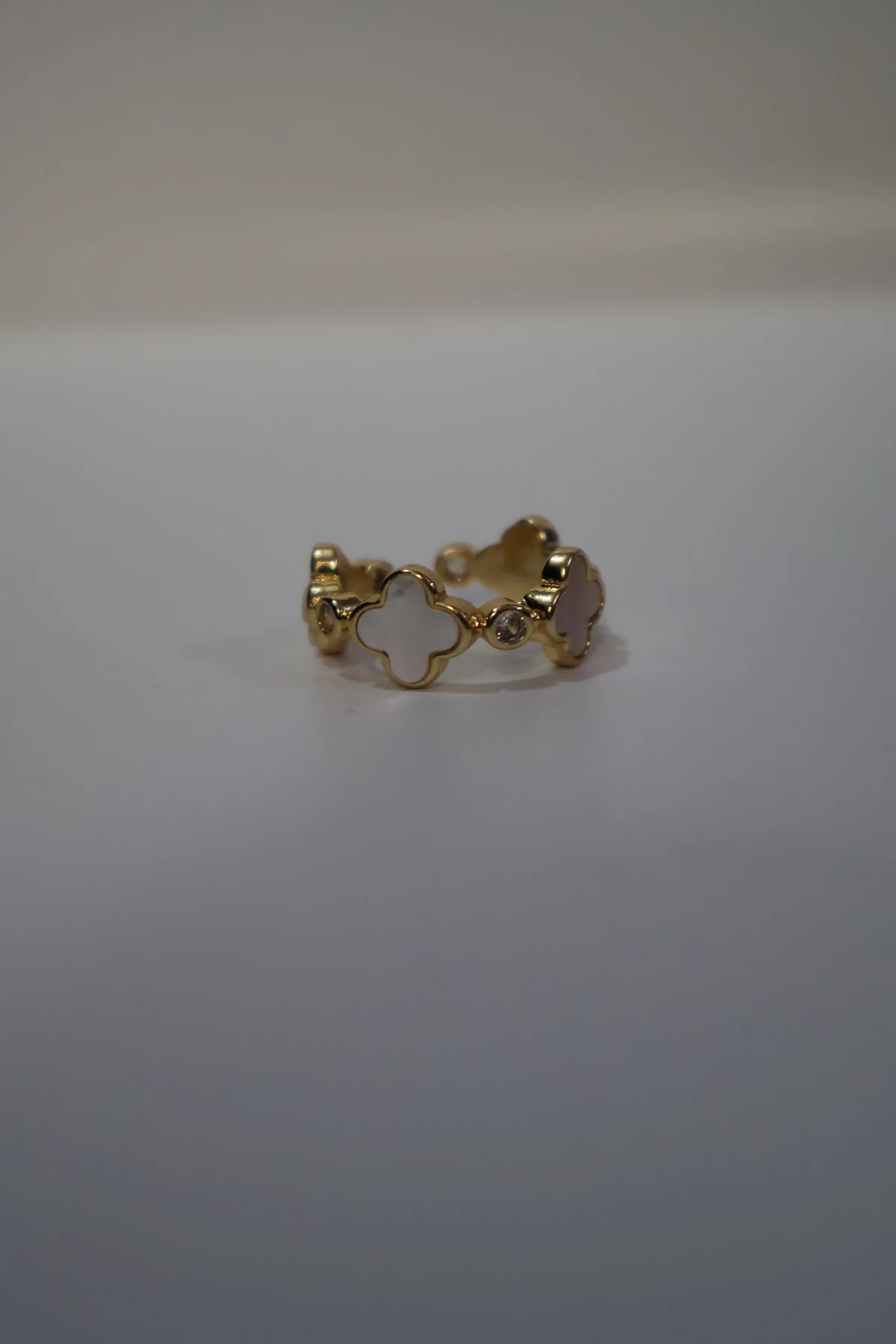 Mother-of-Pearl Clover Link Ring – alternate product view 2