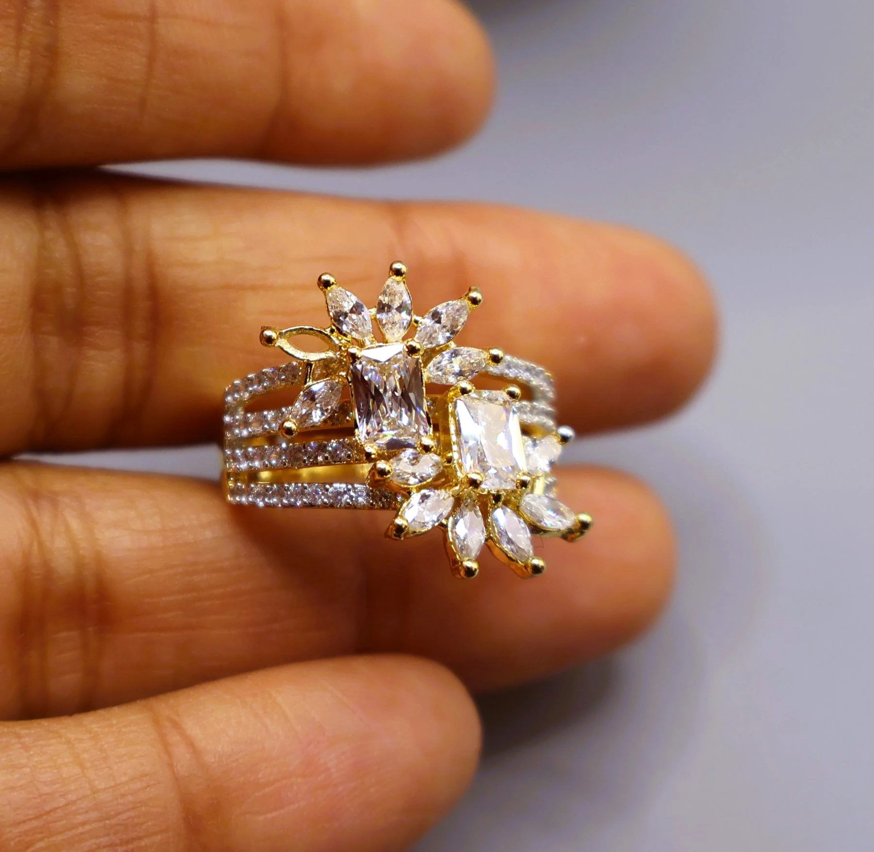 Golden Floral Crystal Ring