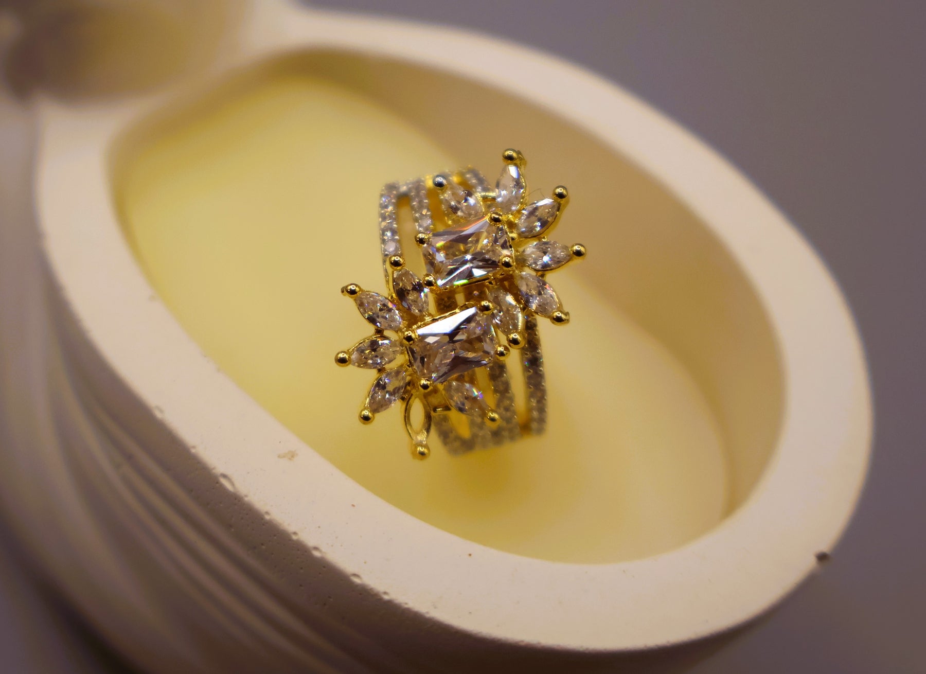 Golden Floral Crystal Ring