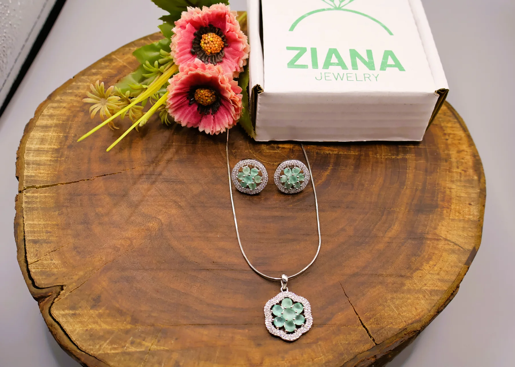 Pastel Floral Halo Pendant & Stud Earrings Set – additional gallery view